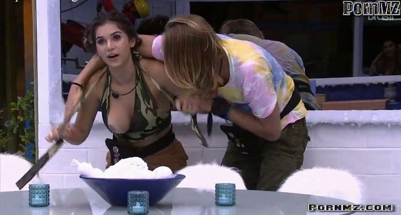 Big Brother Brasil – Gizelly Bicalho Oops