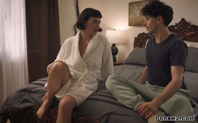 [MissaX] Olive Glass – Protecting Mom